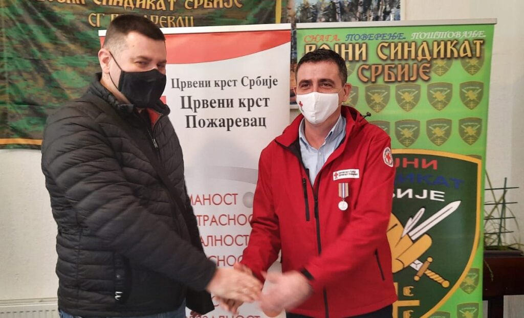 Vojni sindikat Srbije odlikovao Sašu Obradovića iz Crvenog krsta Požarevac