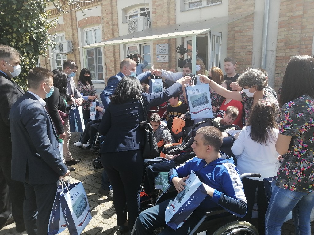 Požarevac: Donacija „Poštanske štedionice“ deci ometenoj u razvoju i učenicima sa posebnim potrebama