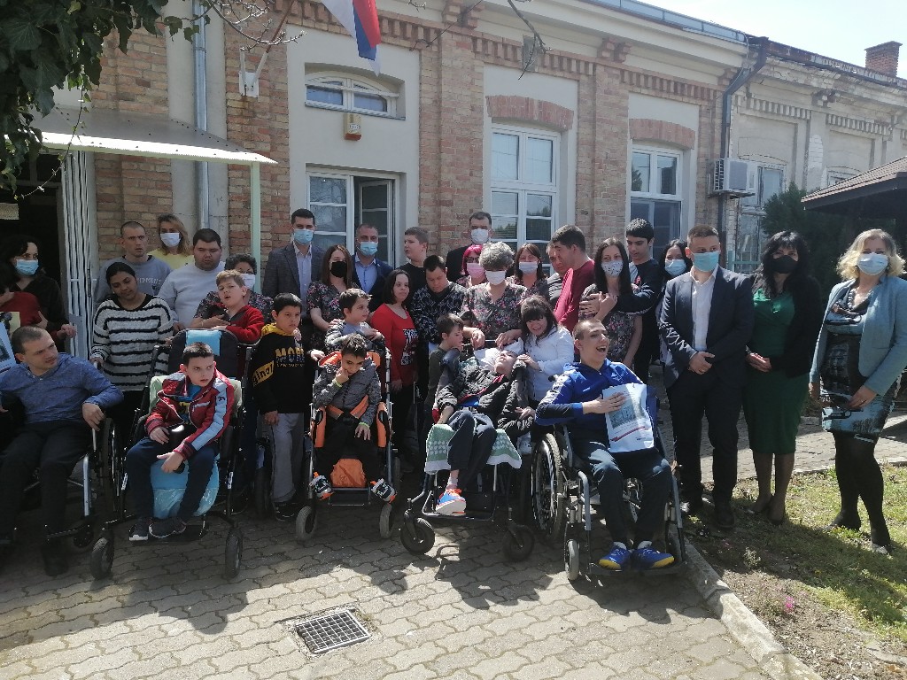 Požarevac: Donacija „Poštanske štedionice“ deci ometenoj u razvoju i učenicima sa posebnim potrebama