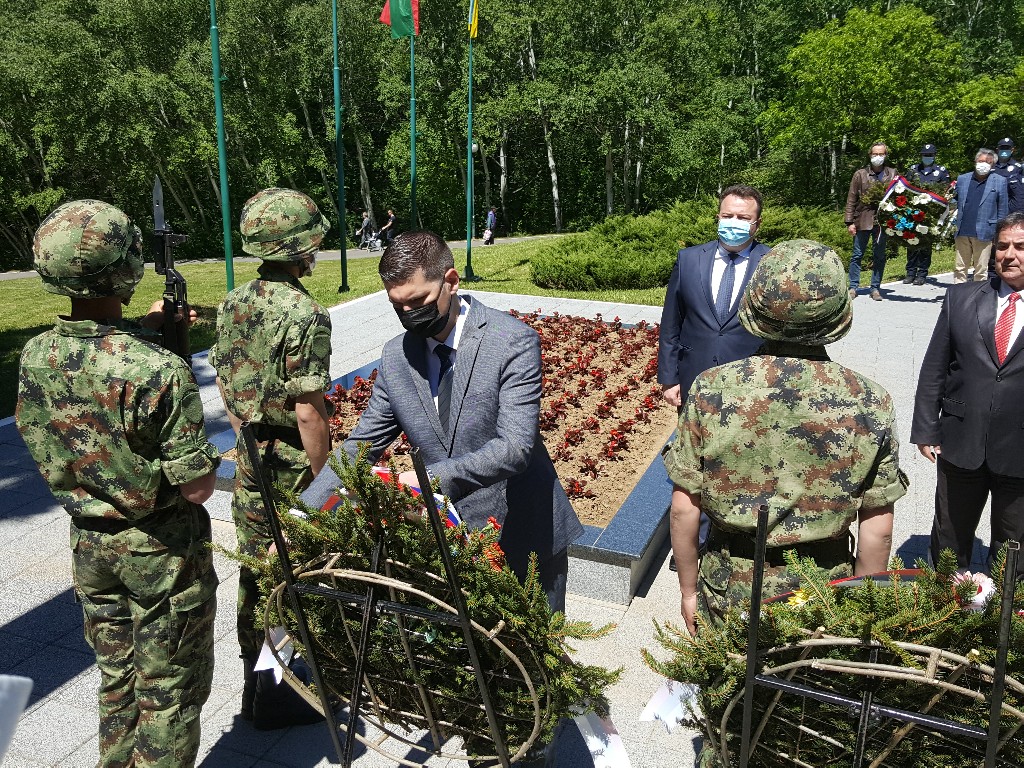 Požarevac: Polaganjem venaca obeležen Dan pobede nad fašizmom (FOTO)