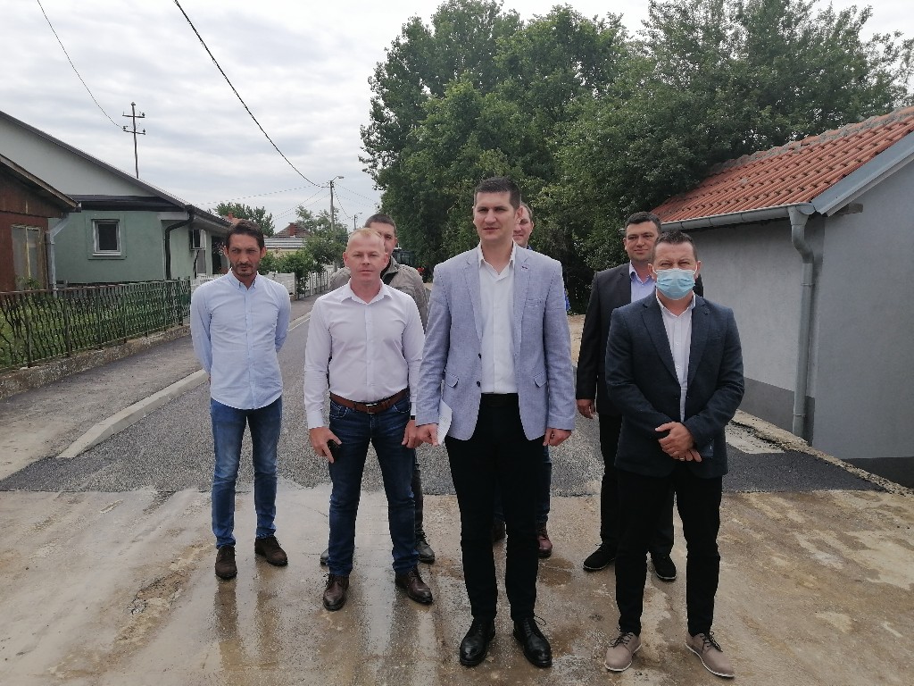 Kostolac: Gradonačelnik Požarevca obišao radove asfaltiranja ulice Kneza Lazara kod „Dragulja“