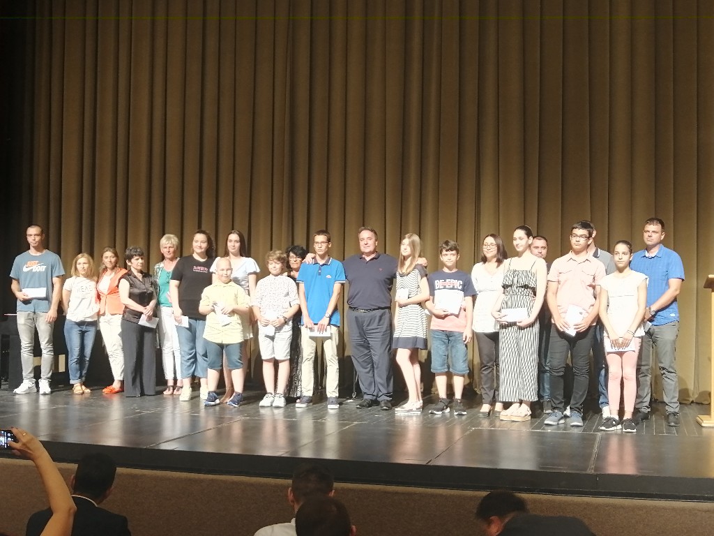 Grad Požarevac dodelio nagrade najboljima u protekle dve školske godine (FOTO)